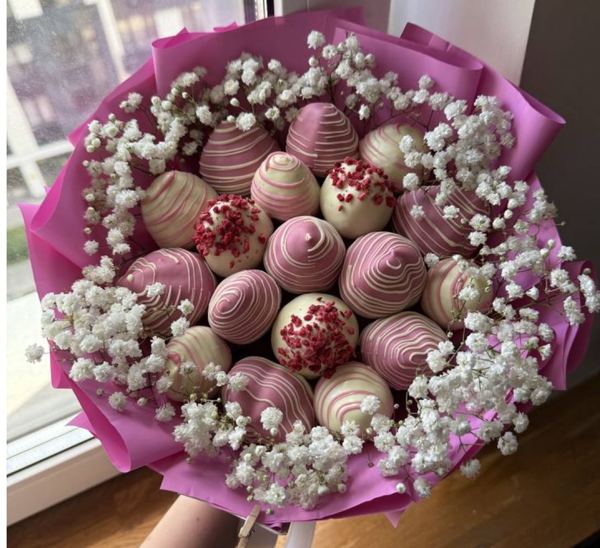 Букет «Радость» из клубники в шоколаде NatalyCake